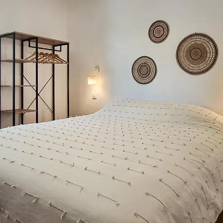 4 Bedroom Lovely In Le